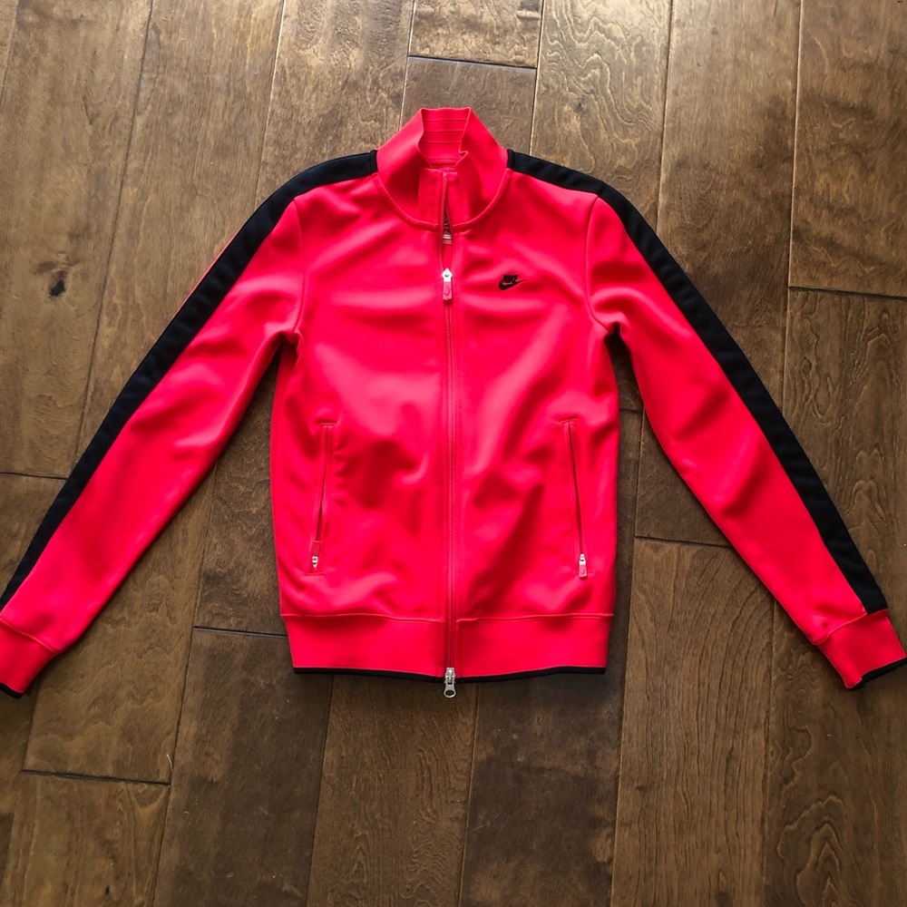 Vintage women’s size medium Nike zip up sweatshirt - track suit top